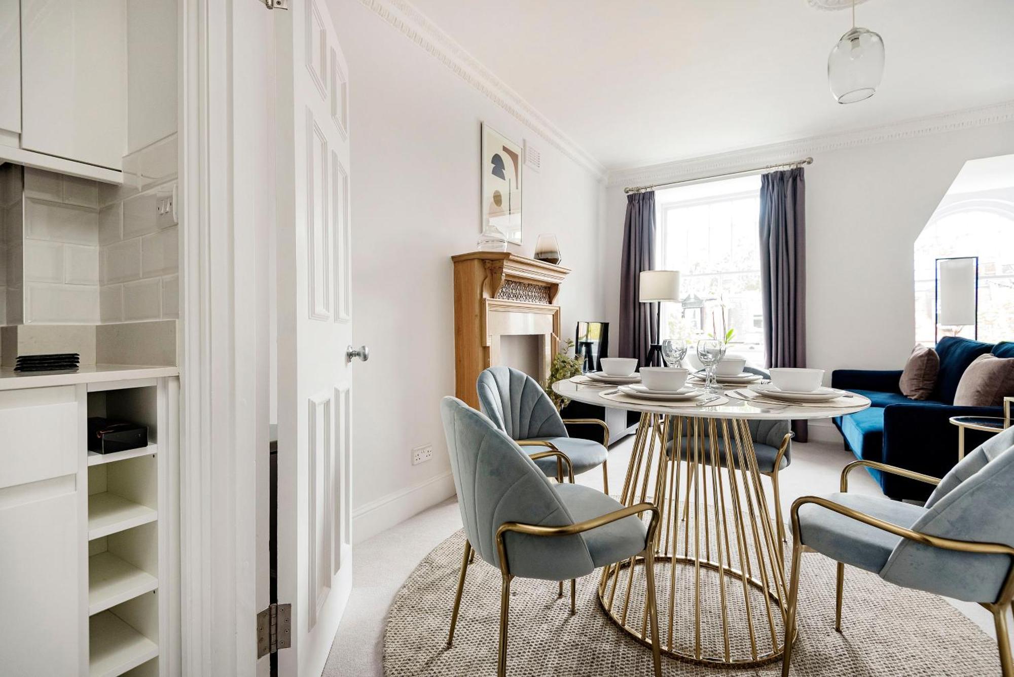 Апарт-отель 3 Sloane Gardens