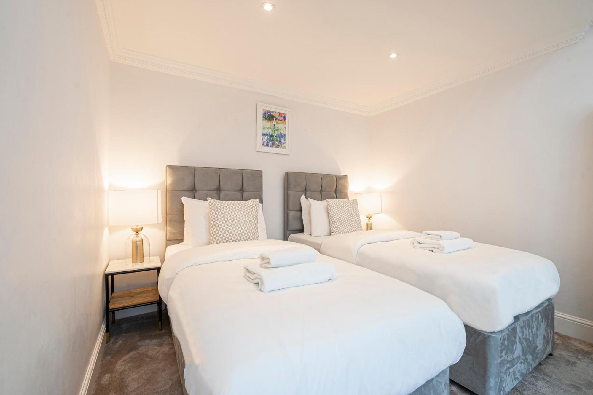 Апарт-отель 3 Sloane Gardens 2*