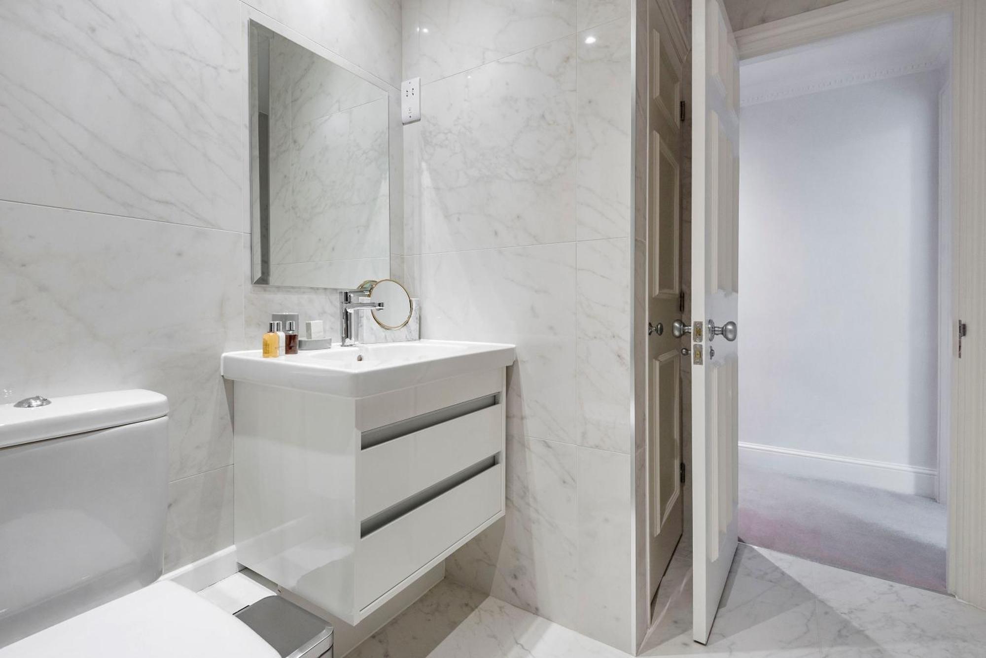 3 Sloane Gardens Апарт-отель 2*