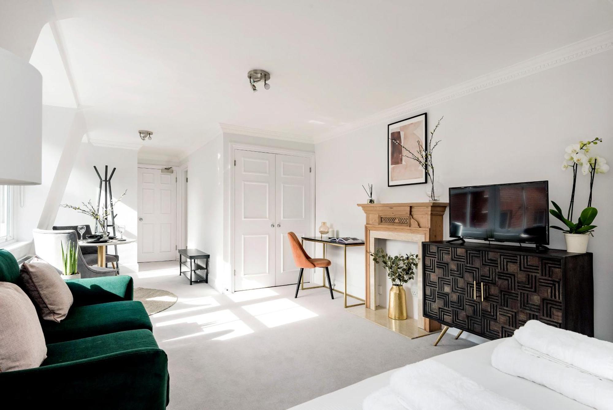 Апарт-отель 3 Sloane Gardens